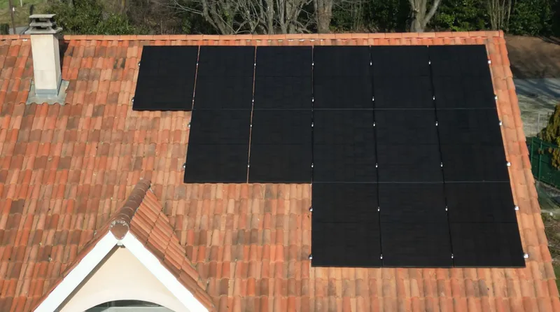 Forte chaleur et climatisation : pourquoi le photovoltaïque est votre allié cet été